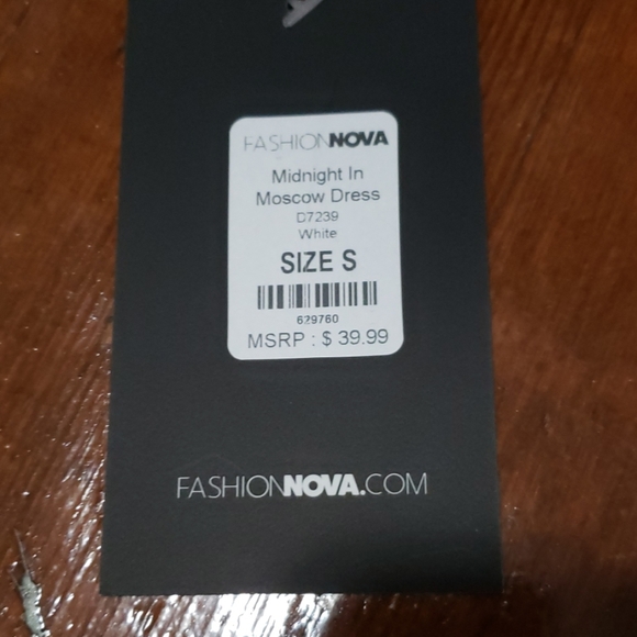 Fashionnova off the shoulder dress - Picture 3 of 4